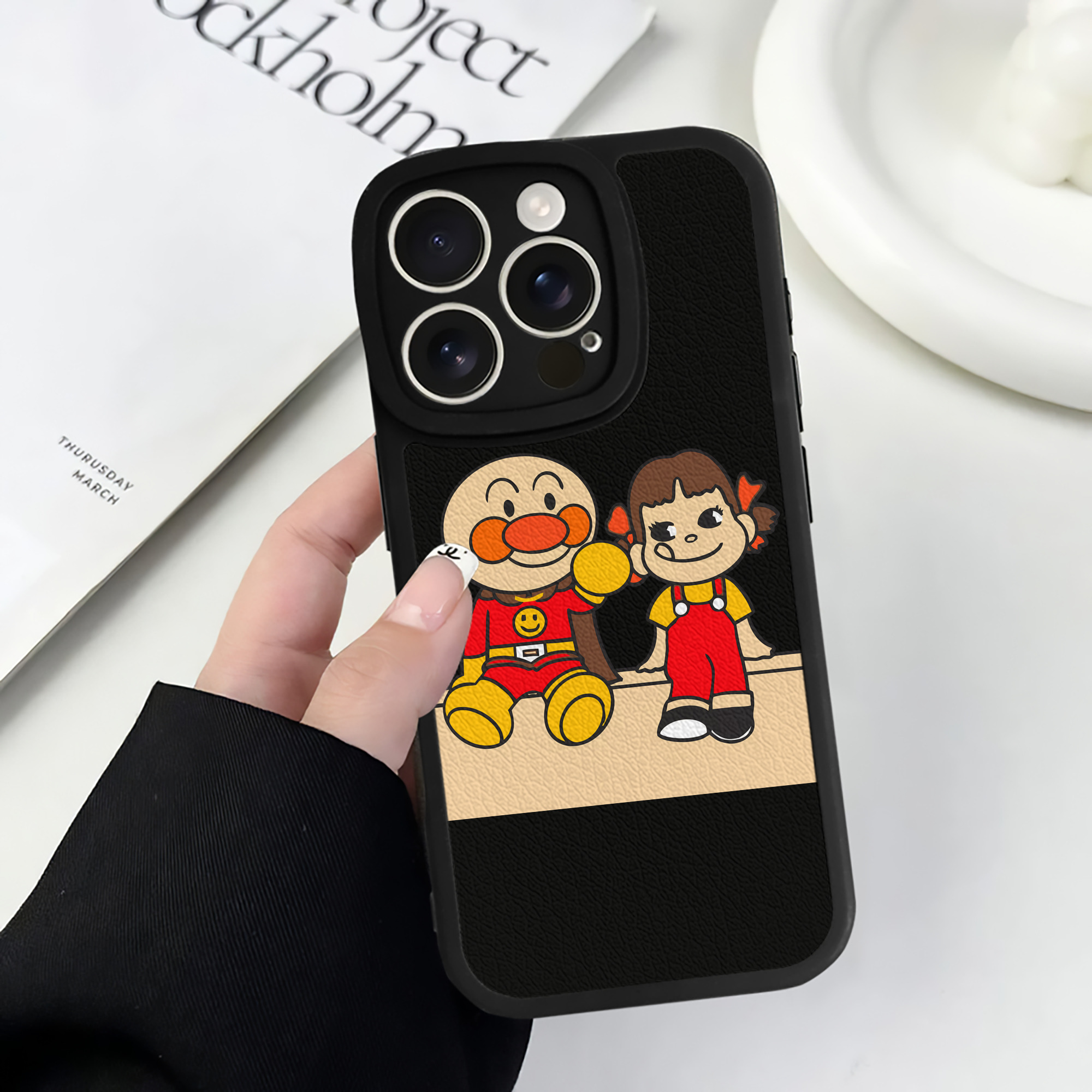 （画像用） アンパンマン Anpanman 【iPhone 16シリーズ対応】シリコンスマホケース（レザー調） 材質：シリコン